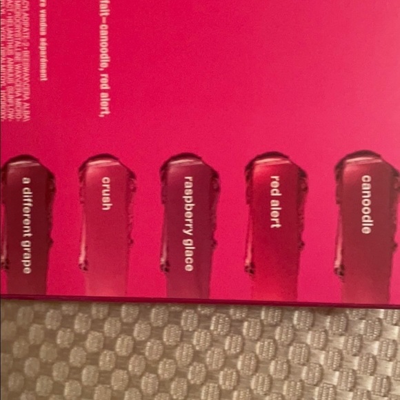 Clinique 5-Pc. Plenty Of Pop Set Lipstick NWT - Picture 4 of 5